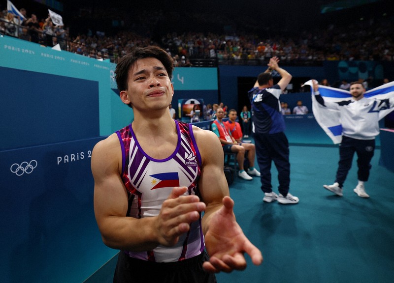 フィリピン男子初の金メダル 快挙達成は日本と縁深い体操選手 | 毎日新聞