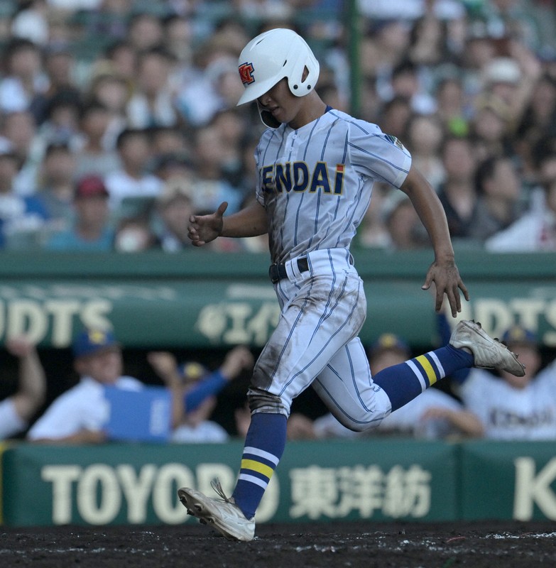 健大高崎野球部日本一への軌跡2002～2024 健大高崎の優勝で幕を閉じた2024センバツ／最後は両チームそろっ
