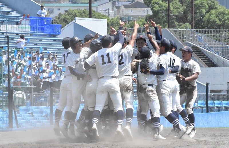 静岡　掛川西高校　ユニフォーム　甲子園 全国高校野球選手権静岡大会＞連覇目指す掛川西の帽子に注目！ 狙いは