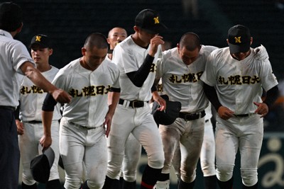 全国高校野球 札幌日大、最後まで 九回に2点、大きな拍手 ／北海道