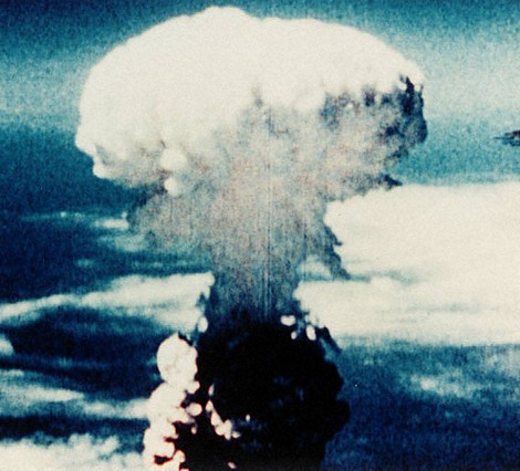 余録：「夏の太陽裂けしと紛ふ白閃に… | 毎日新聞