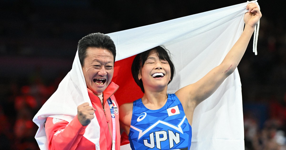 レスリング 藤波朱里 直筆サイン入りA4写真パネル ミントモール / MINT 立川店 / 2024 TEAM JAPAN オフィシャル