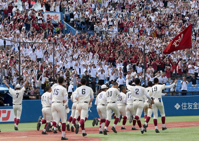 慶応が「エンジョイ」なら…早実は伝統の「一球入魂」 夏の甲子園