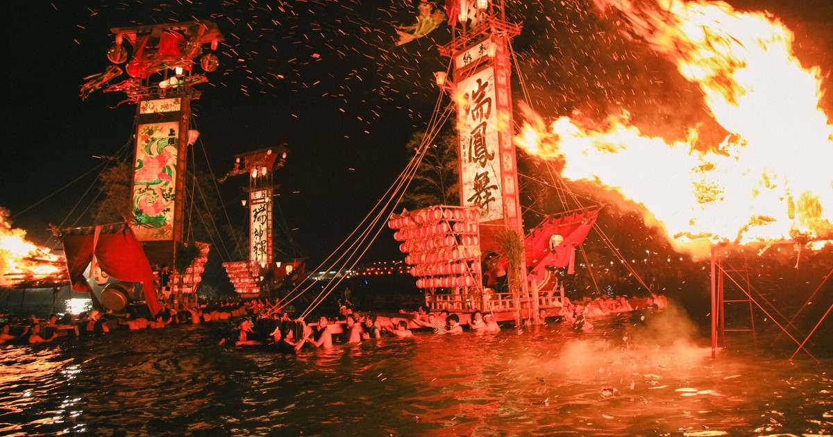 津波で消え、よみがえった 「キリコ祭り」など能登の風景写真展 | 毎日新聞