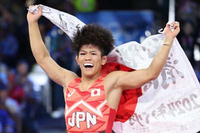 金メダリスト清岡幸大郎選手　サイン入り記念写真 清岡幸大郎、亡き父に「一番高い景色見せられる」 レスリング