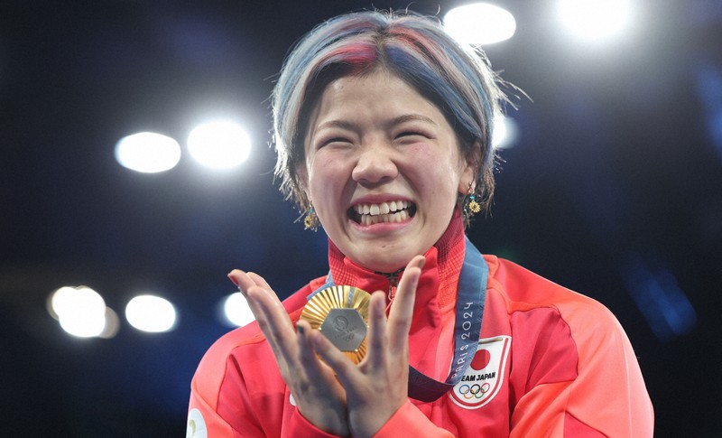 パリ五輪 レスリング女子76キロ級 鏡優翔が金メダル [写真特集7