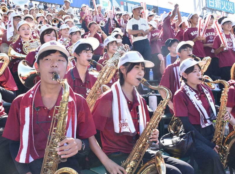 全国高校野球 早実「4元号」勝利 六回から毎回得点 ／東京
