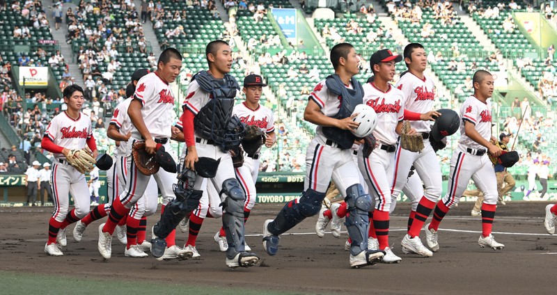 まんま阪急ブレーブス」 北陸のユニホームが話題 夏の甲子園