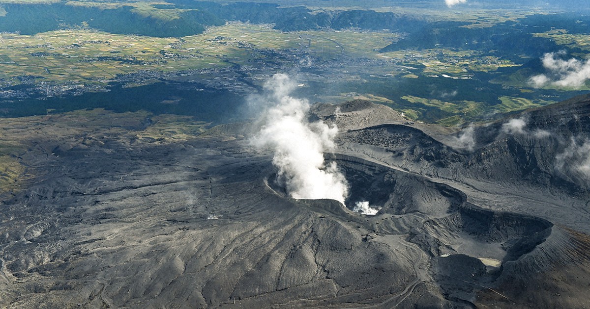 鎌田浩毅の役に立つ地学：日本の活火山／7 阿蘇山（熊本県）㊤ 中岳