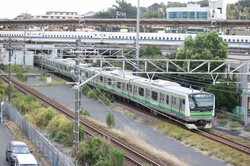 新横浜駅を発車するJR横浜線の列車＝記事中の写真はすべて筆者提供