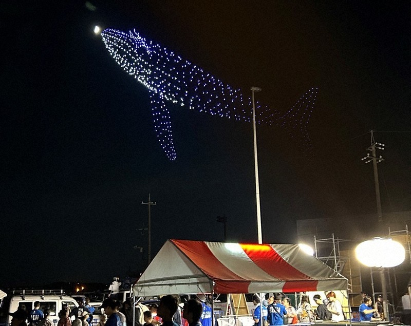 ドローン800機、幻想的アート 花火に劣らぬ輝き、観客魅了 関門海峡