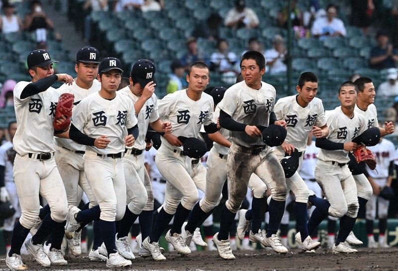 夏の高校野球 甲子園 西短大付、三回猛攻8得点 菰野を圧倒、3