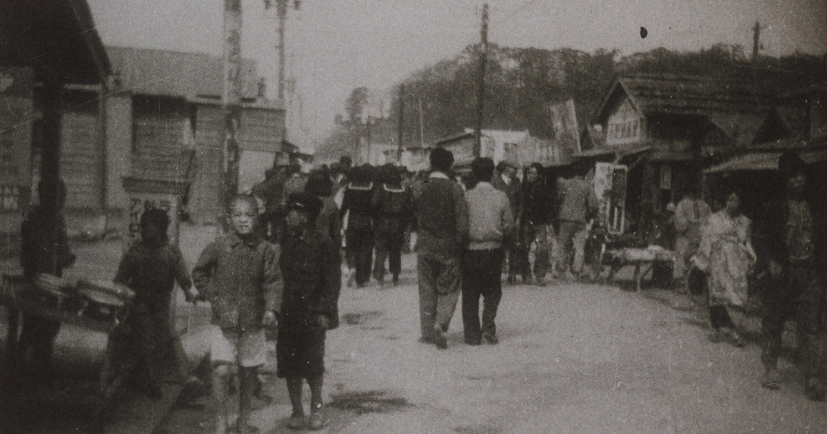 焼け野原の徳島に現れた闇市 戦後の深刻な食料難、食べ物求めて | 毎日新聞