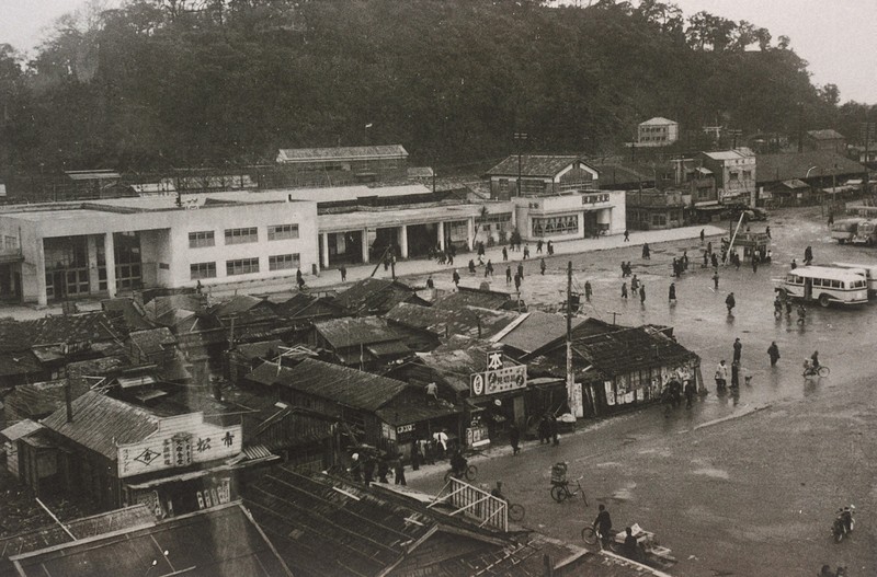 焼け跡と闇市 引き揚げ 日本の歴史 徳島の闇市、焼け野原「にぎわい」 生きるため売り手も商売に必死
