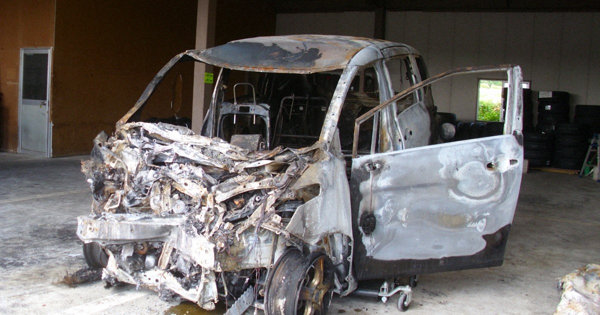 東北道で車2台が正面衝突、運転手2人死亡 子ども2人けが 栃木 | 毎日新聞