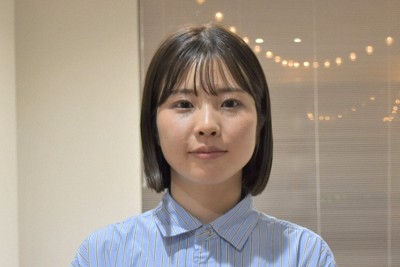 5月に「交流証言者」としてデビューした荒木千尋さん＝佐賀県唐津市で2024年7月23日午後8時16分、日向米華撮影