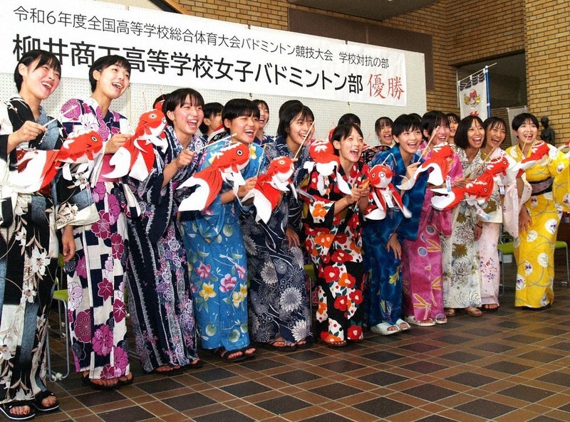 高校総体 バドミントン 柳井商工が女子団体V4 4年連続で春夏連覇