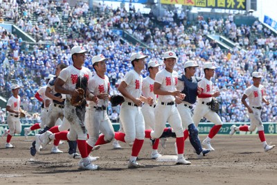 全国高校野球 3回戦 智弁学園、3年ぶり8強 2年生トリオ好機つかむ