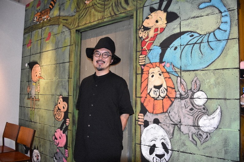 ひと人：デビュー20周年の絵本作家 谷口智則さん（46） 動物やサンタ