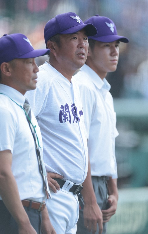 神村学園 野球 ジャケット 岡山学芸館・神村学園＞完投しガッツポーズの神村学園・早瀬