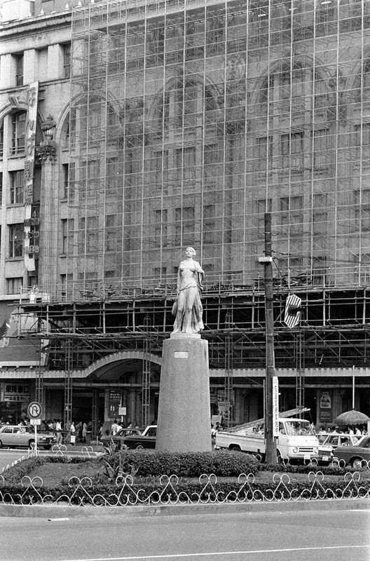 れとろ探訪：ミナミの女神像 ／大阪 | 毎日新聞