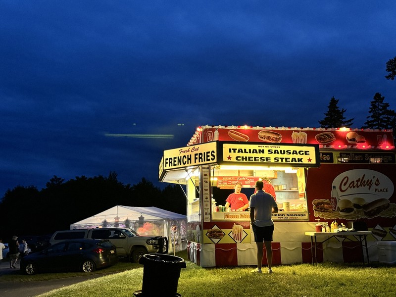 子ども　裸　キャンプ 