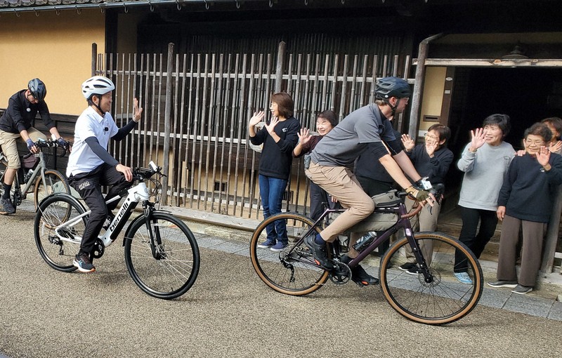 お土産がない遠足には行かない」 兵庫県知事巡る疑惑で新証言 | 毎日新聞