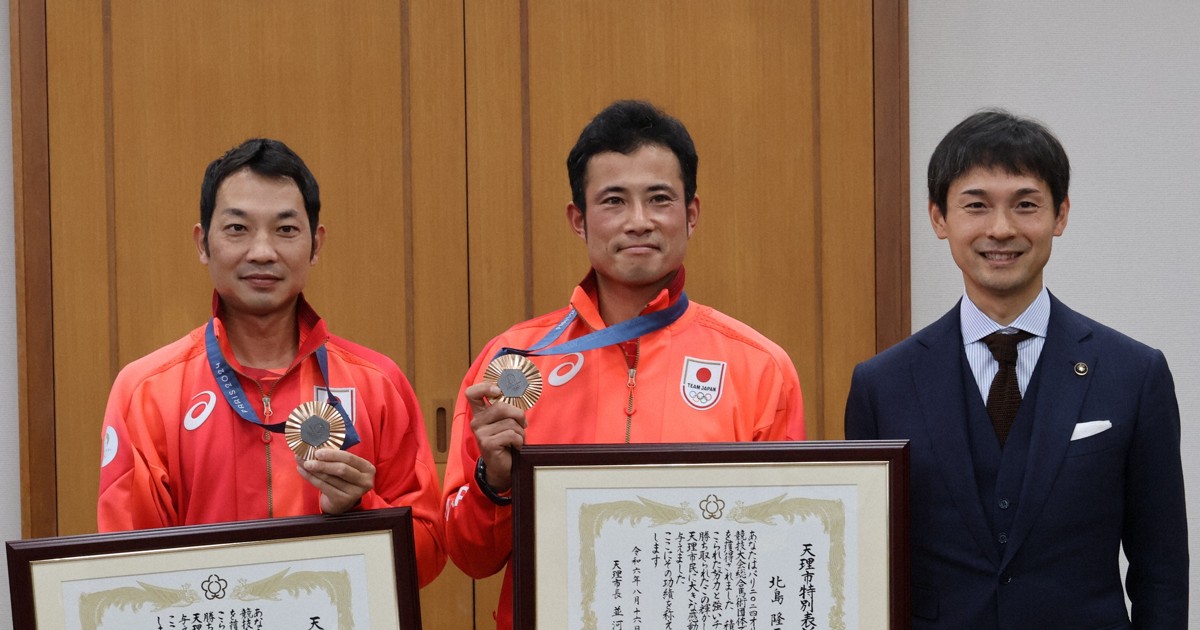 馬術団体、銅メダル「初老ジャパン」2人が市長訪問 奈良・天理 | 毎日新聞