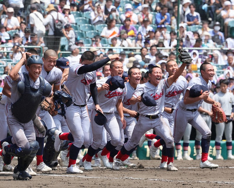 全国高校野球 京都国際、初Vへの道 「束になって」つかんだ夢 力投光っ