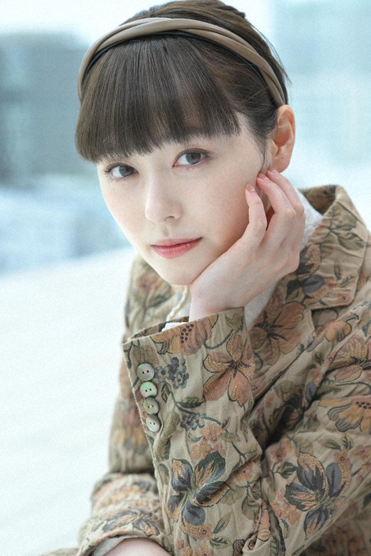 フォーカス：福原遥 ドラマ「マル秘の密子さん」本宮密子役 ダーク遥