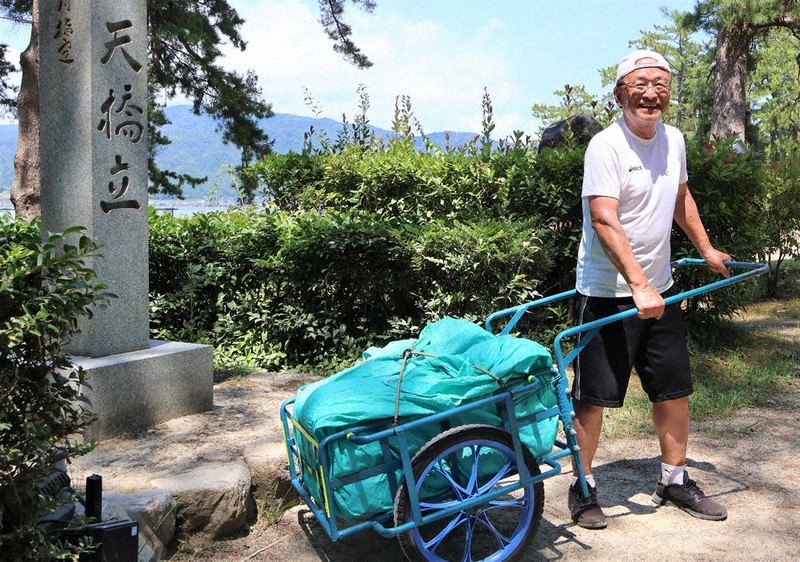 リヤカーマン、大阪から天橋立まで155キロ踏破 教え子の製作車で 