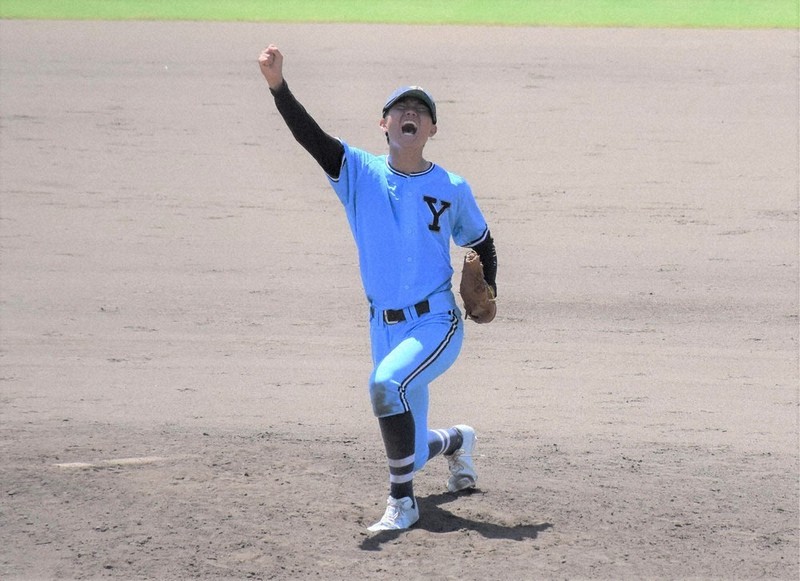 第69回全国高校軟式野球：全国高校軟式野球 横浜商など8強 エース