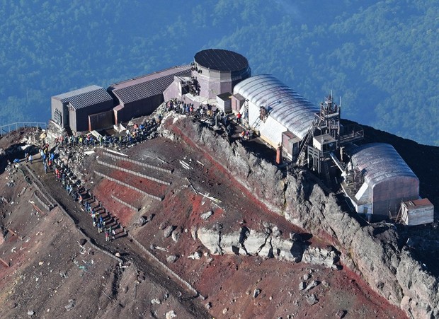 In Photos: Valuable weather research continues at summit of