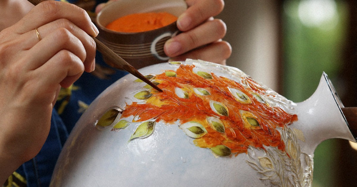 七宝焼　アール・ヌーヴォー　佐々木真澄作　少女と蜻蛉　伝統工芸　現代アート 七宝焼 アール・ヌーヴォー 佐々木真澄作 少女と蜻蛉 伝統工芸 現代アート