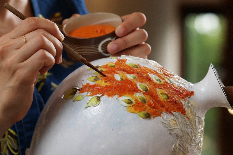 七宝焼　アール・ヌーヴォー　佐々木真澄作　少女と蜻蛉　伝統工芸　現代アート 七宝焼 アール・ヌーヴォー 佐々木真澄作 少女と蜻蛉 伝統工芸 現代アート