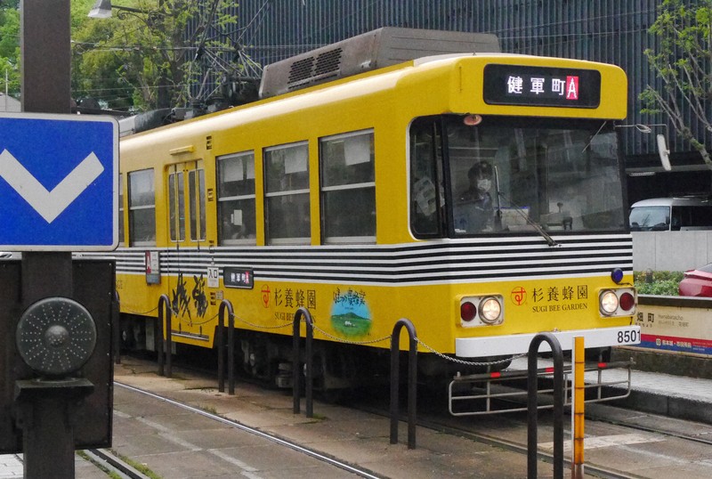 熊本市電、満員で発車直後にドア開く 2024年のトラブル11件目 | 毎日新聞