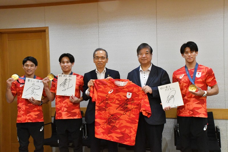 金メダル！パリオリンピック　体操男子日本代表　橋本大輝　直筆サイン色紙写真付き 金メダル！パリオリンピック 体操男子日本代表 橋本大輝 直筆