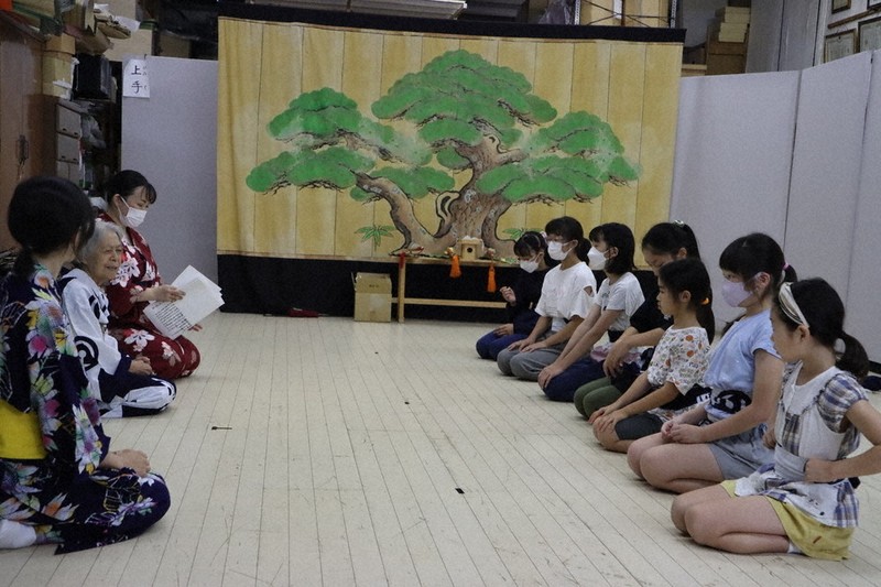 川崎「乙女文楽」 子供向け教室 伝統文化、育つ継承者 小学生ら
