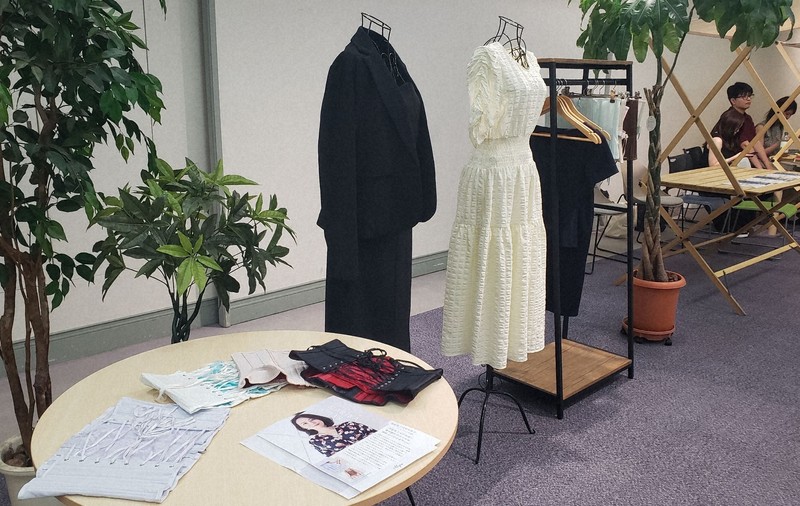 コルセットを売るフェミニスト」元鈴木さんが語る女性とビジネス