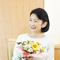 紀子さま、58歳に 秋篠宮家への批判に「思い悩むことも」 [写真特集15