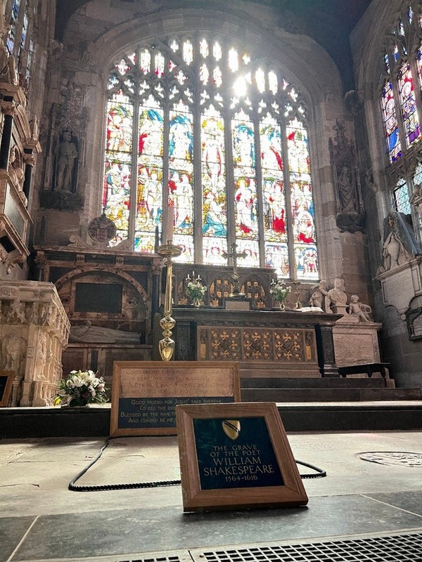 特集ワイド：「墓マイラー」が考える“追悼” 故人へ敬意と感謝／死後も