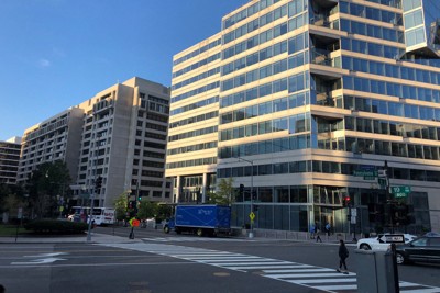 米ワシントンにあるIMF（国際通貨基金）本部＝2021年10月30日、中井正裕撮影