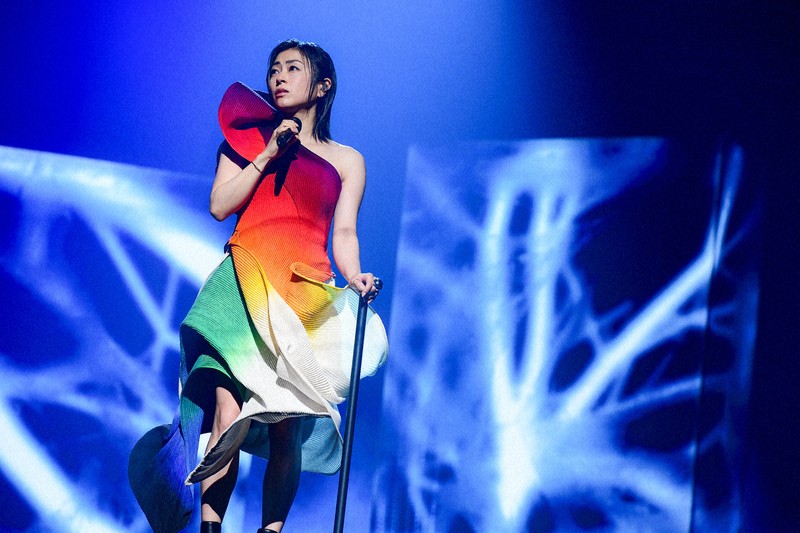 時間がたてば… 宇多田ヒカルさん、ライブで伝えたファンへの思い