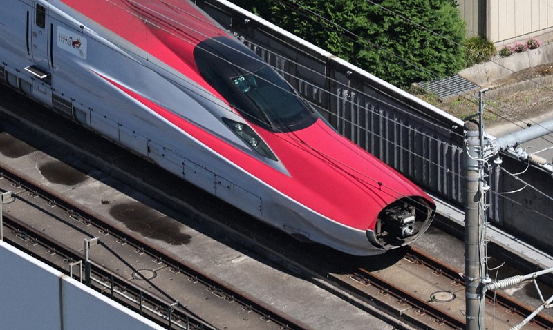 東北新幹線、連結車両が分離 [写真特集3/14] | 毎日新聞