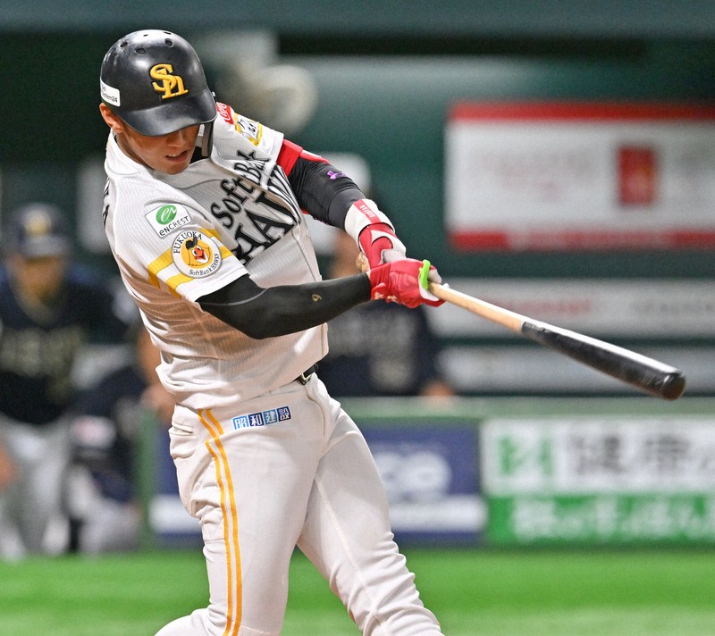ソフトバンク・今宮健太がソロ本塁打 けが人相次ぐチーム支える | 毎日新聞