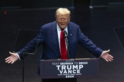 トランプ氏「製造業ルネサンス」提唱 外国企業誘致へ担当大使も | 毎日新聞