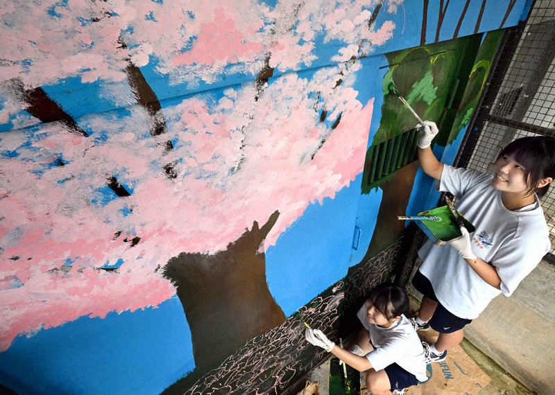 毎小ニュース：話題 動物園に彩りと活気を 中学生が壁に絵 山形 | 毎日新聞