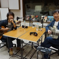 9月23日に1日限定で復活したNHKFMの番組「ディスカバー・ビートルズⅡ」の放送後、インタビューに応じた番組パーソナリティーの和田唱さん（左）と杉真理さん＝東京都渋谷区で2024年9月23日午後6時13分、井上知大撮影