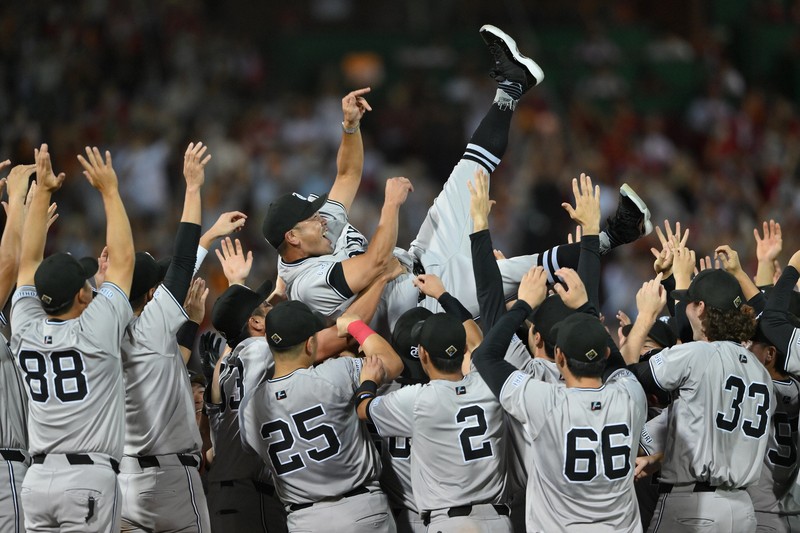 巨人が4年ぶり優勝 プロ野球セ・リーグ [写真特集1/15] | 毎日新聞