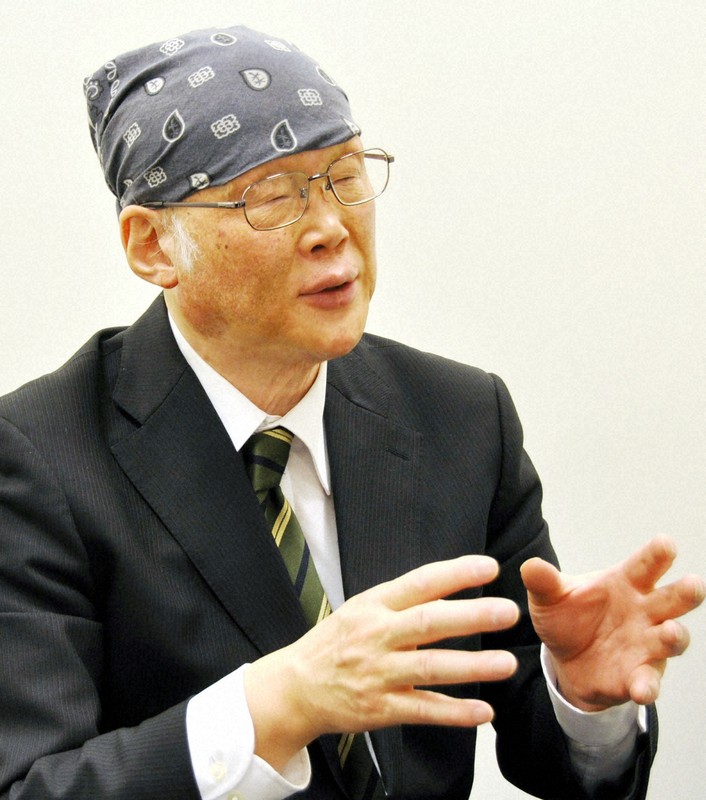 自民党派閥の裏金問題を刑事告発した神戸学院大の上脇博之教授＝神戸市中央区で2024年4月11日午後2時28分、関谷徳撮影